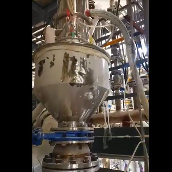 新乡高卓振动客户真空上料机使用现场视频